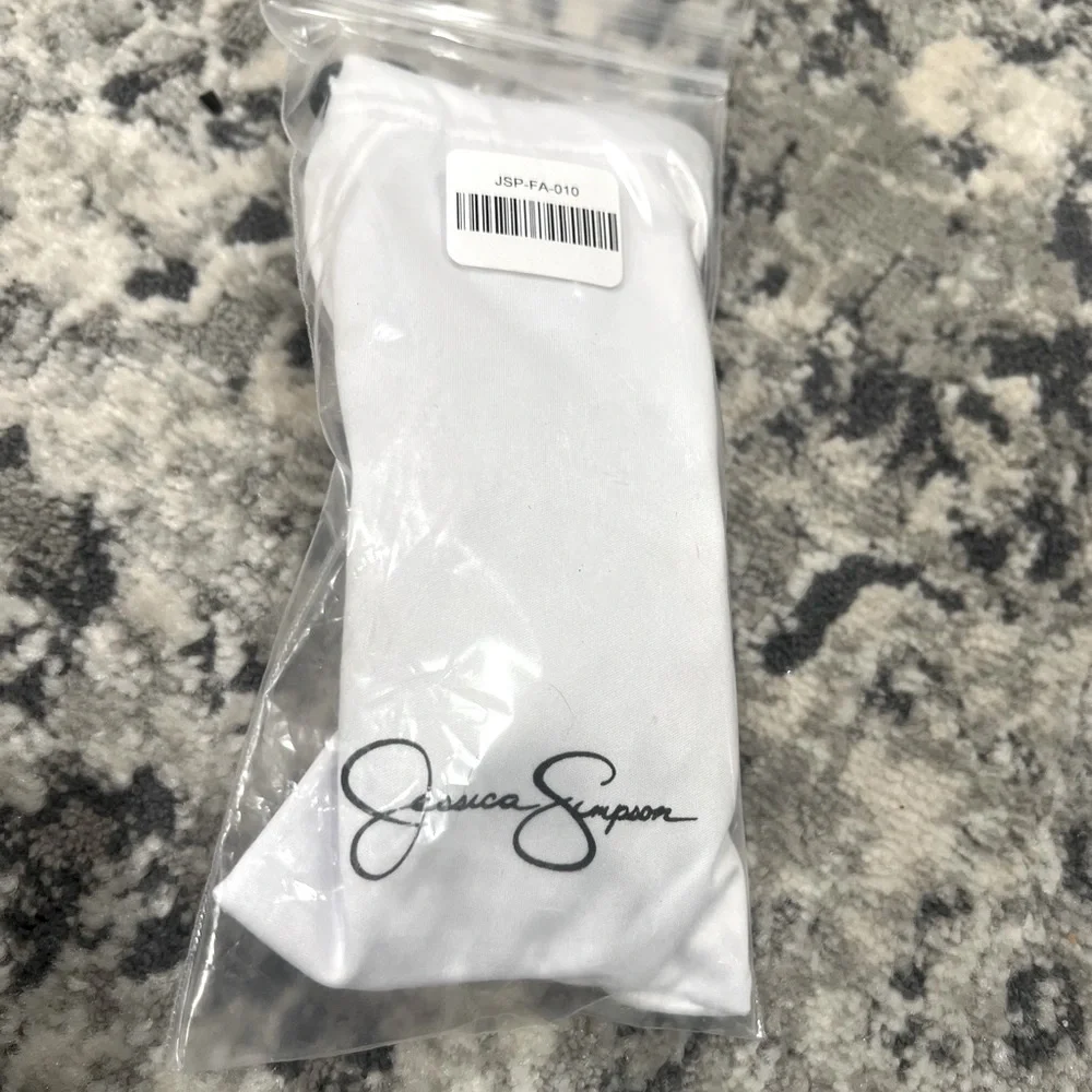 Jessica Simpson Black Oval Sunglasses